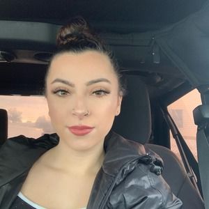 Meet your Posher, Thalia